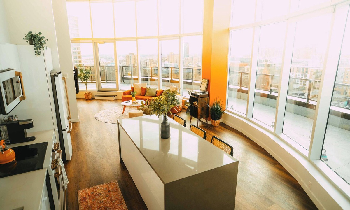 Halifax Bed & Breakfast | *Penthouse* - Luxe Stay with Views - Free Parking
