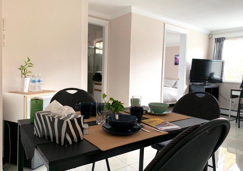 Renfrew-Collingwood Villa | Perfect Location - Tidy & Comfy Suite 5 Mins to Skytrain & Restaurant & Banks, 2 Stops To Metrotown, 5 Stops To Downtown