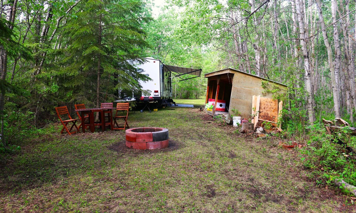 Central Alberta House | Pet and Cannabis Friendly Holiday Trailer surrounded by 35 acres of forest.