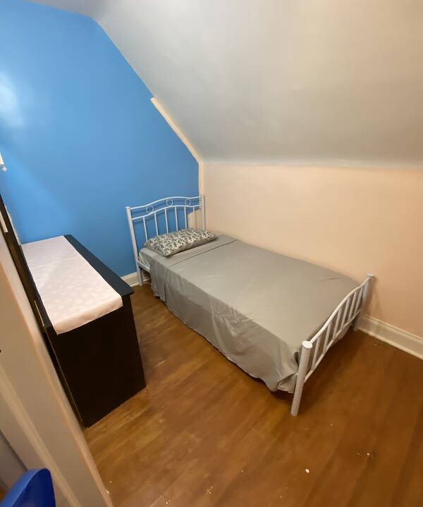 Keelesdale - Eglinton West Resort | Private room ∙ 1 guest