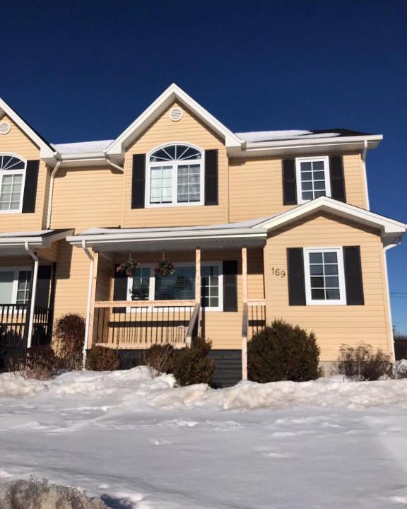 Moncton House | Private and cosy basement apartment in Moncton North