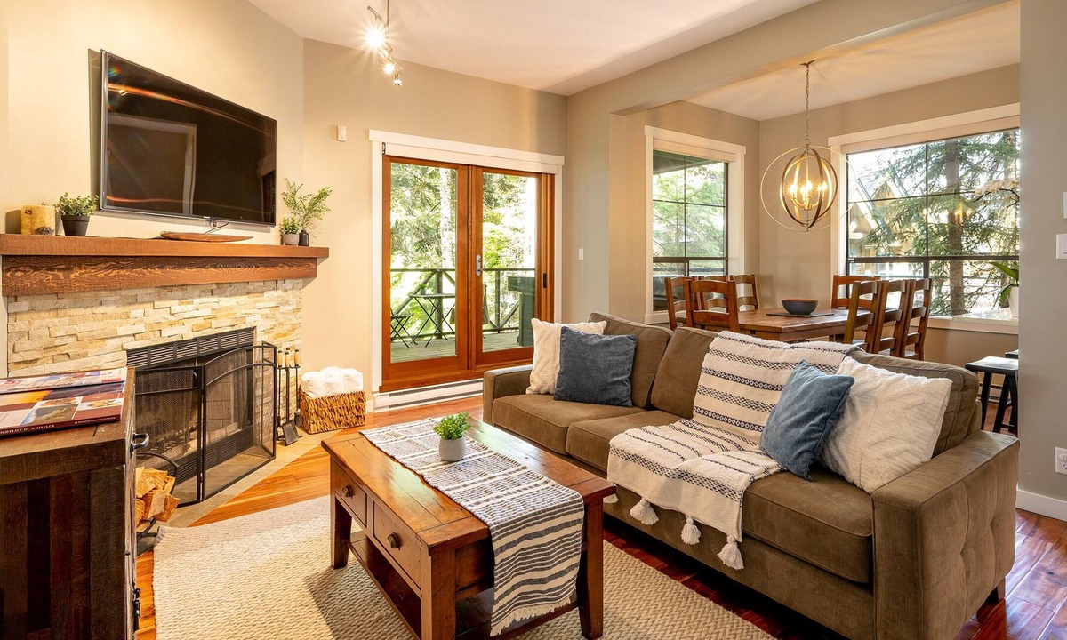Upper Village House | Private Hot Tub+Garage, Short Walk To Ski-In/Out, Close to Bike Trails, Managed By Aloha Whistler
