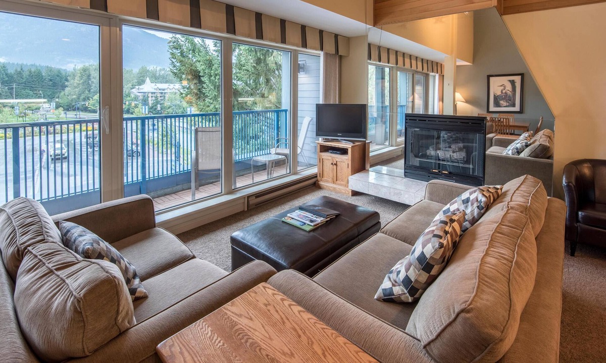 Whistler Village Condo | Private Hot Tub! Spacious condo view of mountains | full kitchen, free parking