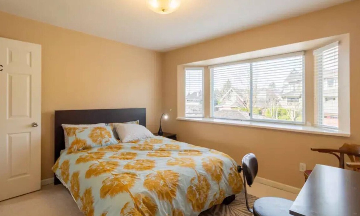 Shaughnessy House | Private Room C & Shared Bath