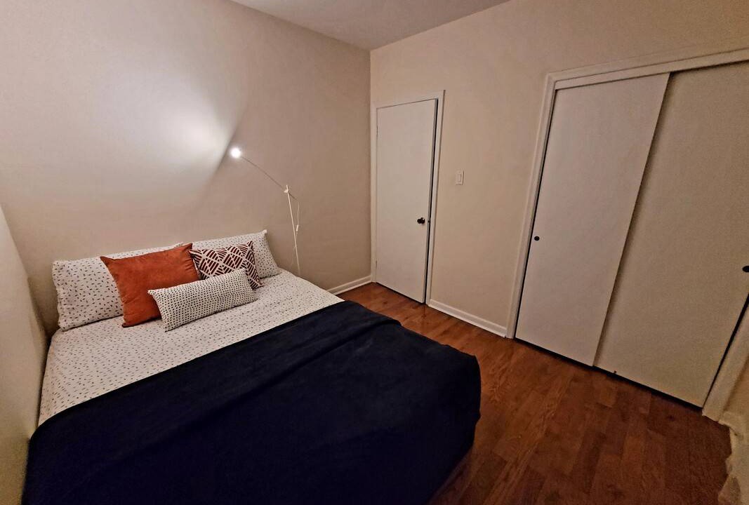 Bathurst Manor Resort | Private room ∙ 1 guest