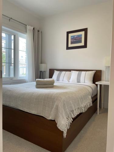 Stratford House | Private Room in Stratford Townhome