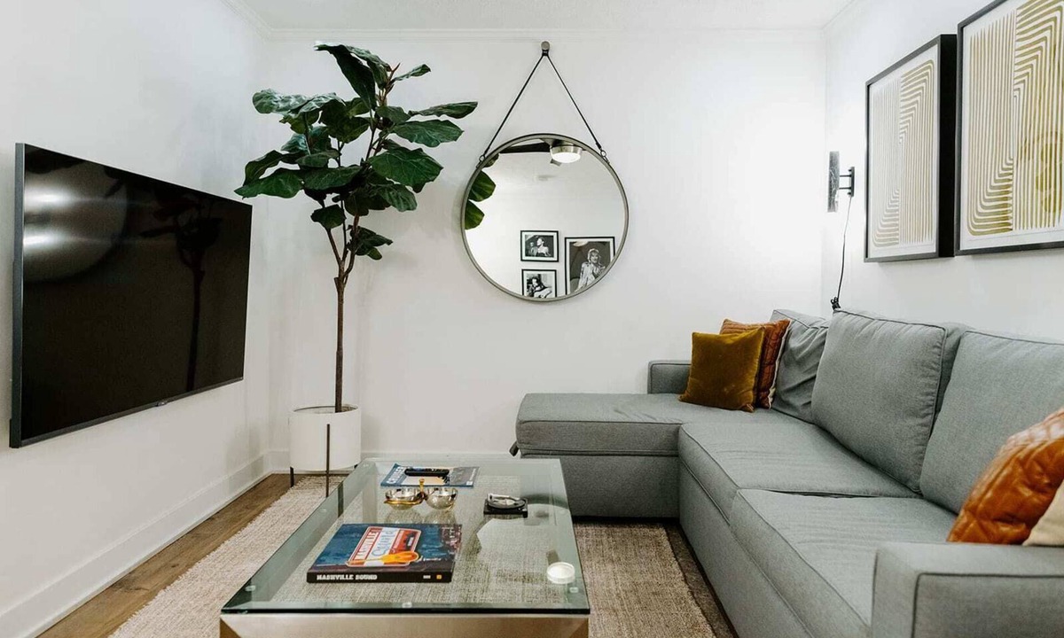 Edgehill Apartment | Producer's Suite: Luxe Music Row Stay, Walk to Gulch!