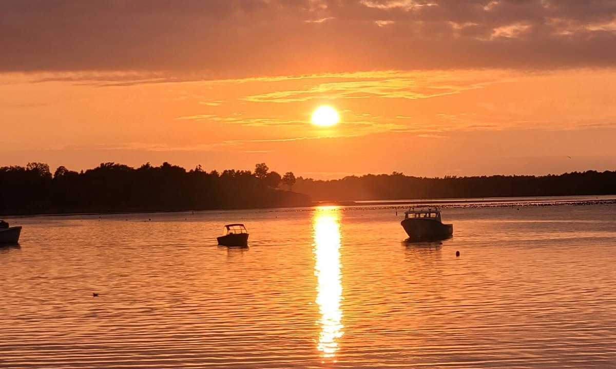 Lower Montague Cottage | Quaint 2 bedroom water view cottage. Near great golfing, beaches and breweries.
