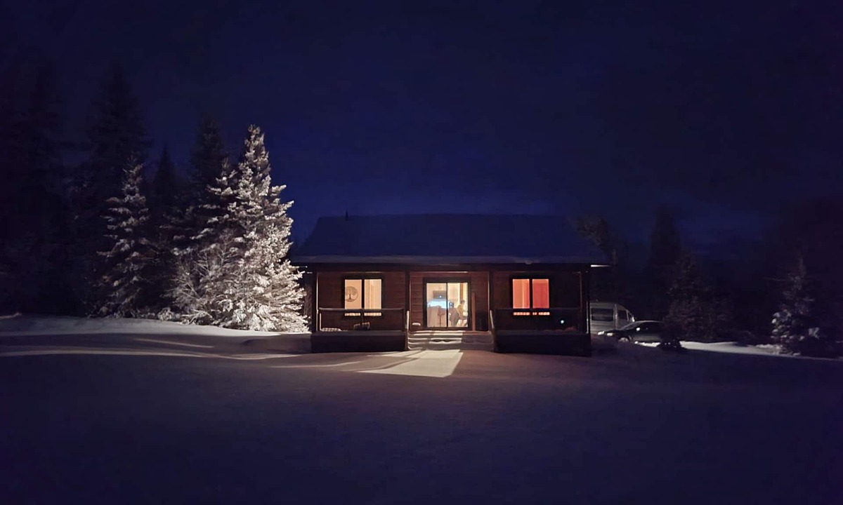 Strong Cabin | Quiet Cabin in the woods, on 50 acres with trails to soak in Nature.
