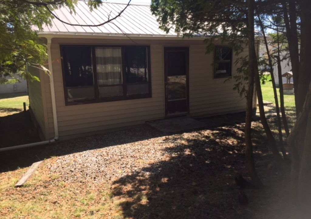 Lion's Head Cabin | Quiet family run park with cottage, trailers, trailer sites and camp site rentals - 2 bedroom cottage