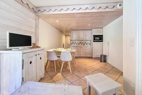 Reberty Apartment | Résidence Alpages De Reberty - Appartement rénové et lumineux· Proche des pistes · Balcon · Piscine MAE-1674