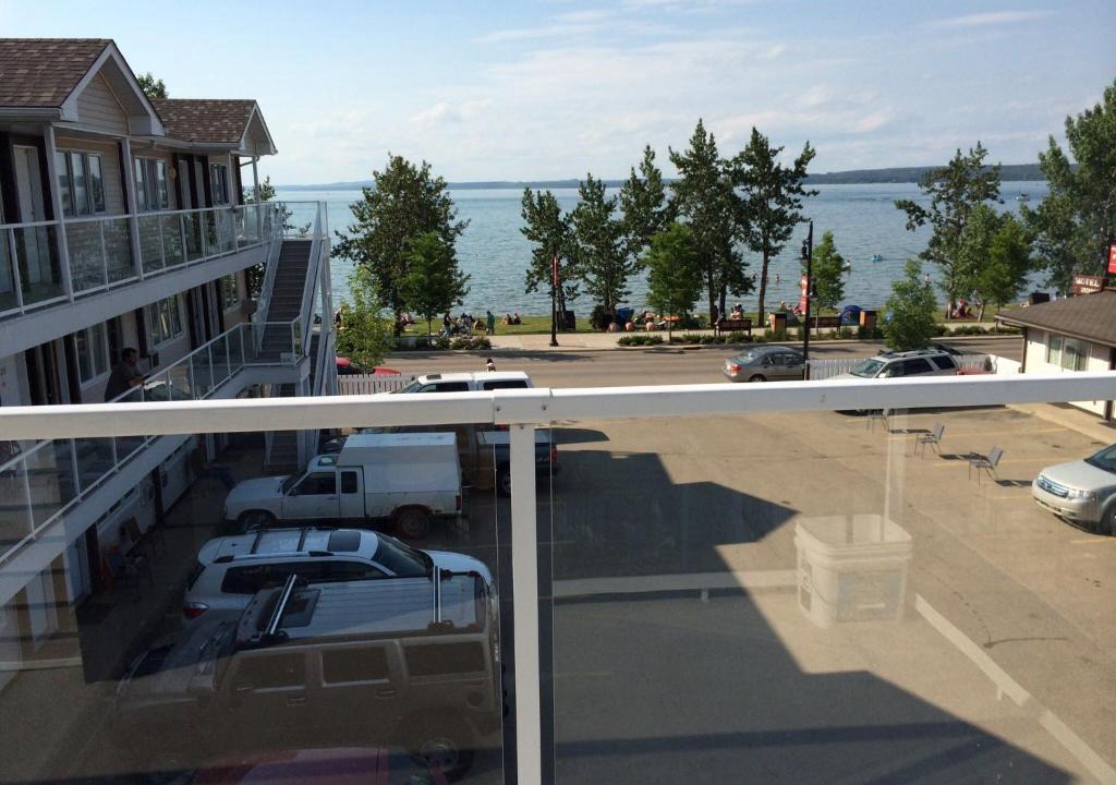 Sylvan Lake Hotel | Raccoon Lodge Motel