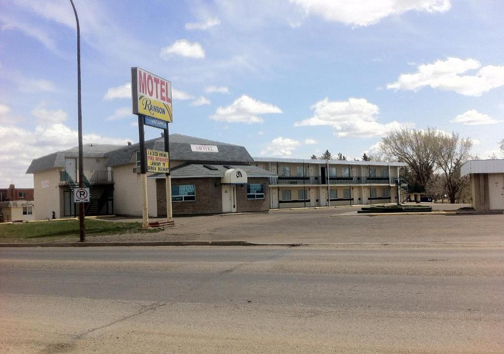 Swift Current Hotel | Rainbow Motel