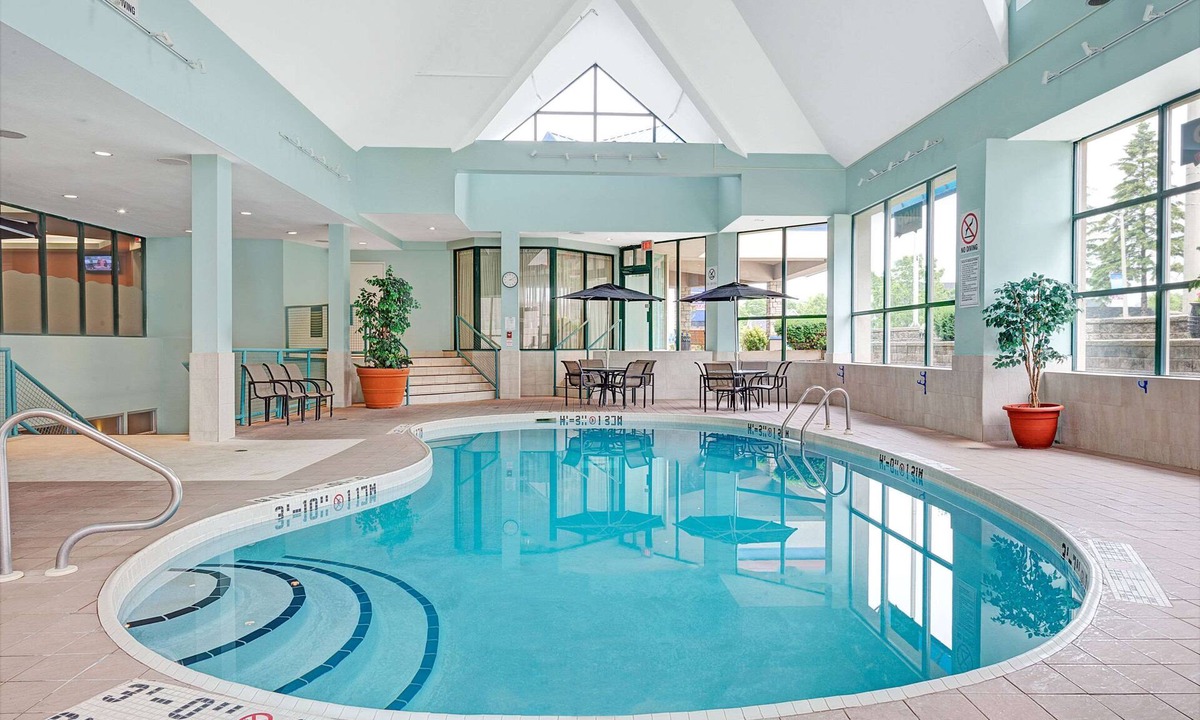 Fallsview Hotel | Ramada by Wyndham Niagara Falls/Fallsview