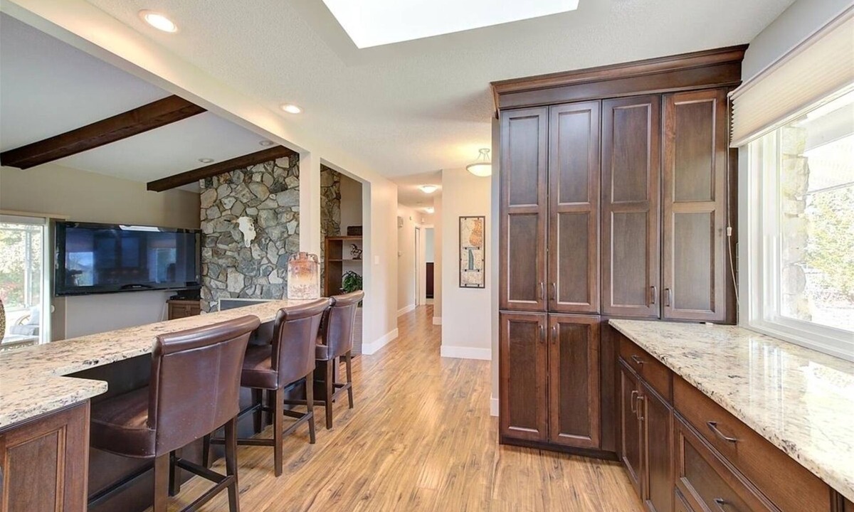 Central Okanagan House | Ranch House. Close to Vineyards, Kangaroo Farm, Horse Riding School and Beaches