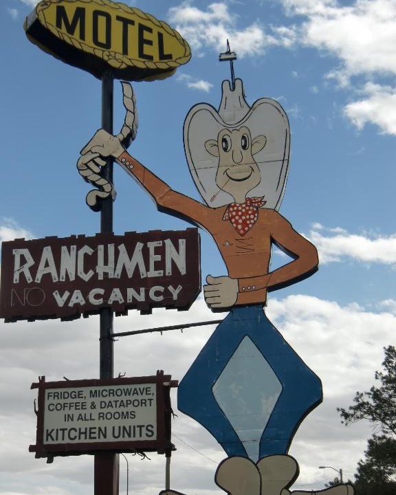 Medicine Hat Hotel | Ranchmen Motel