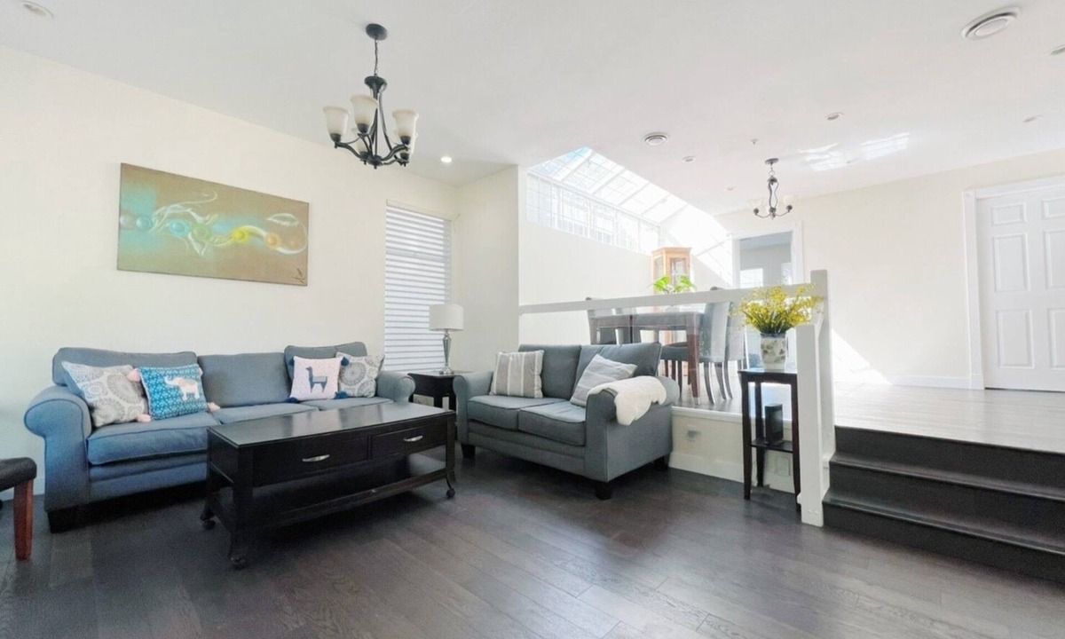 Arbutus Ridge House | Recently Renovated Modern House- close to downtown Vancouver and UBC.