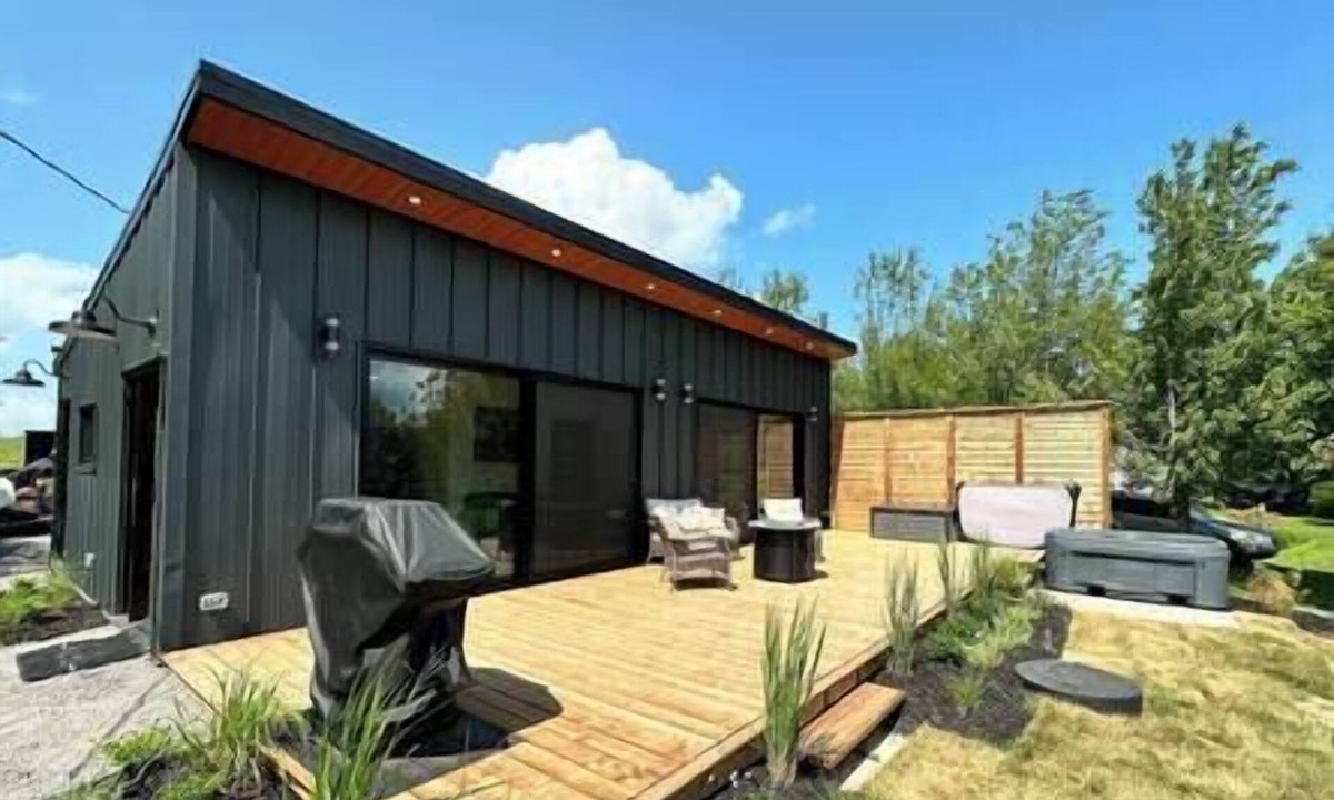 Tatamagouche House | Reid's Cove Retreat, A Modern Couple's Retreat