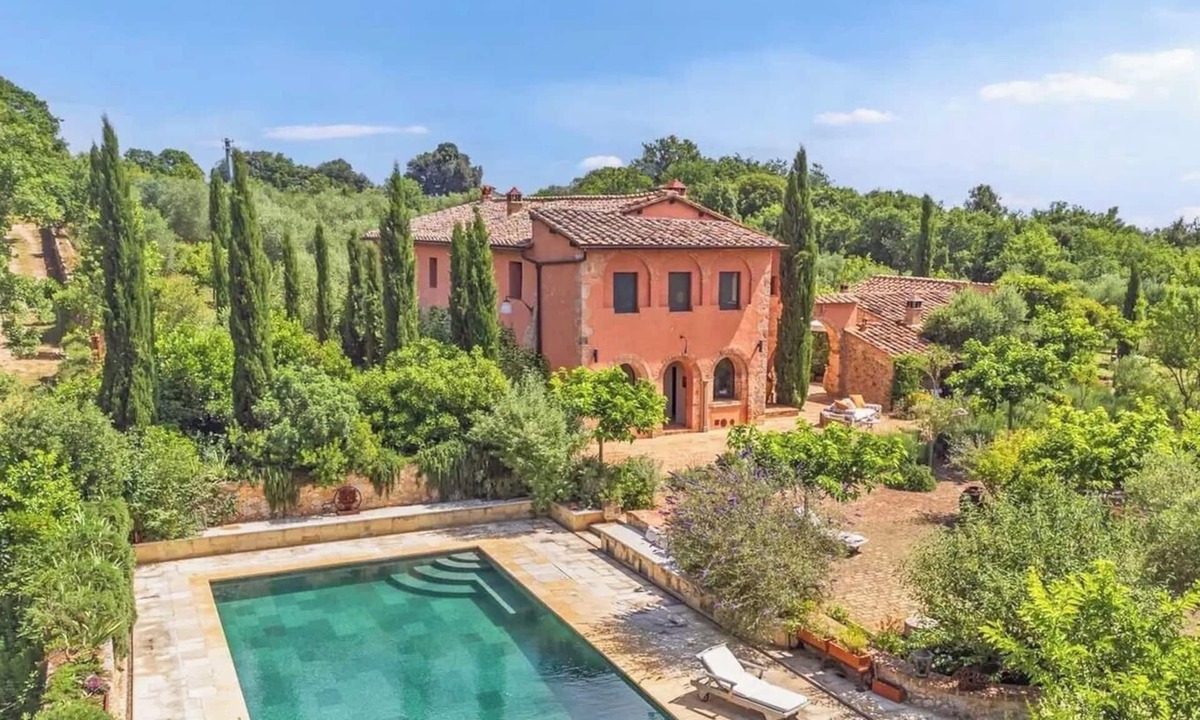 Monteriggioni Villa | Relax in the green, in the municipality of Monteriggioni just 7 km from Siena