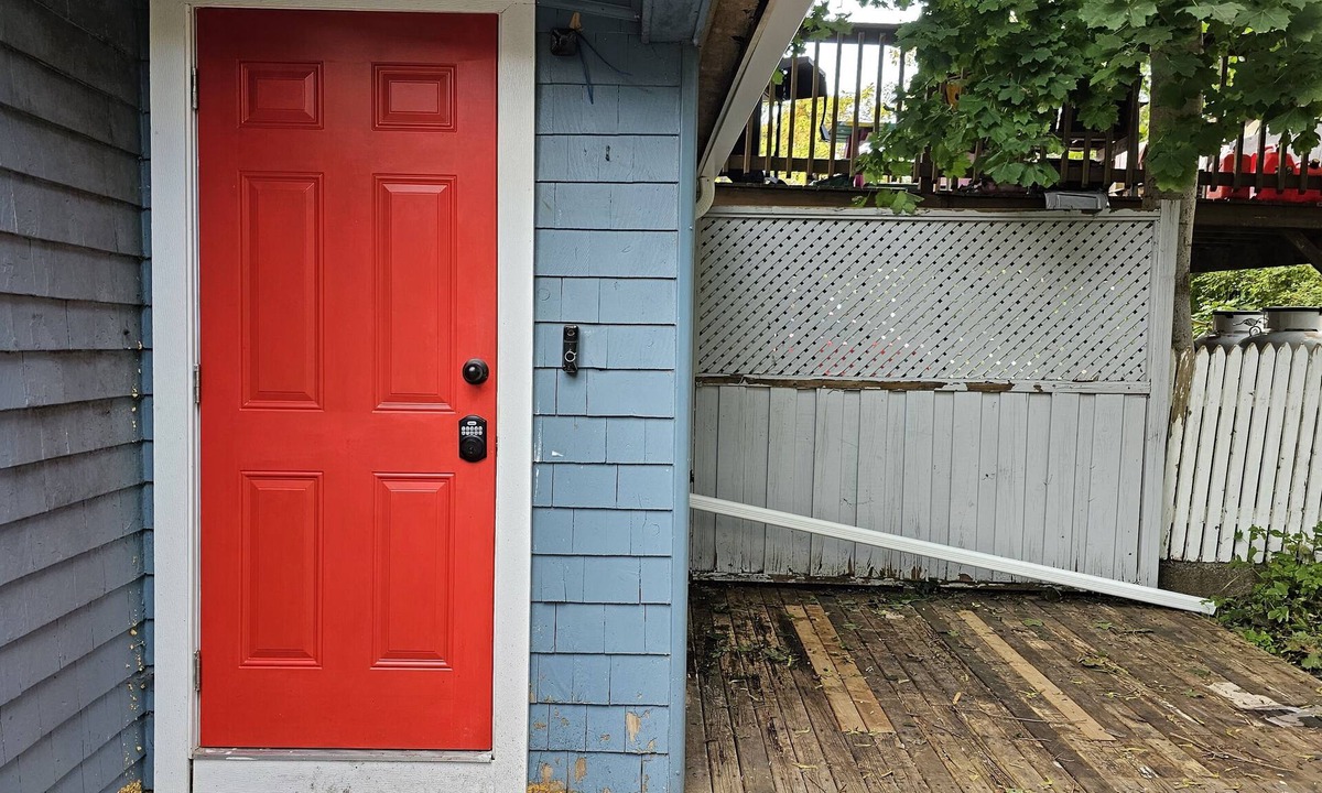 North End House | Renewed historic house, at the center of the city