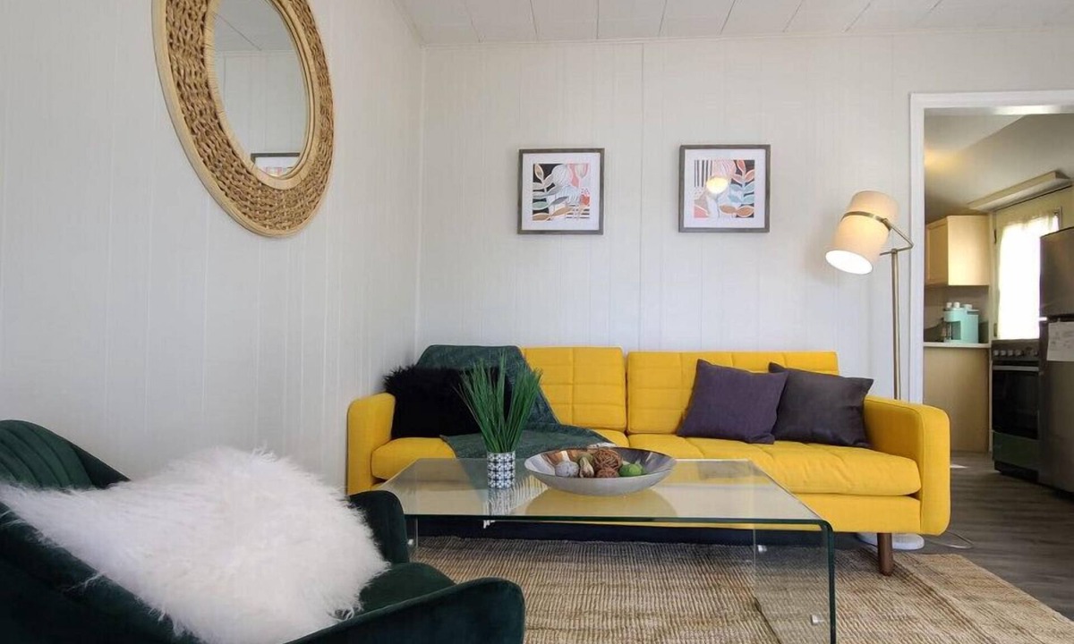 Dwight House | Renovated Muskoka cottage on lakefront - Chumerie