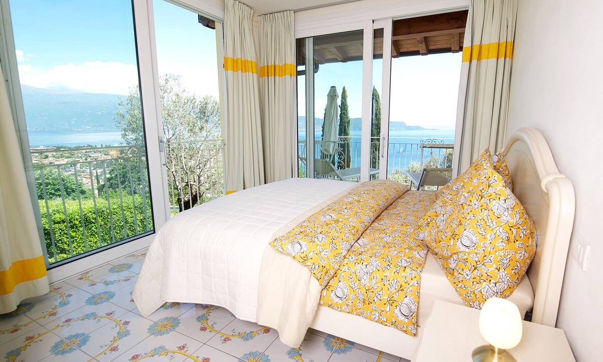 Toscolano Maderno Apartment | Residence Limoni del Rustichel: Apartment N.11 with lake view, underground parking and pool.