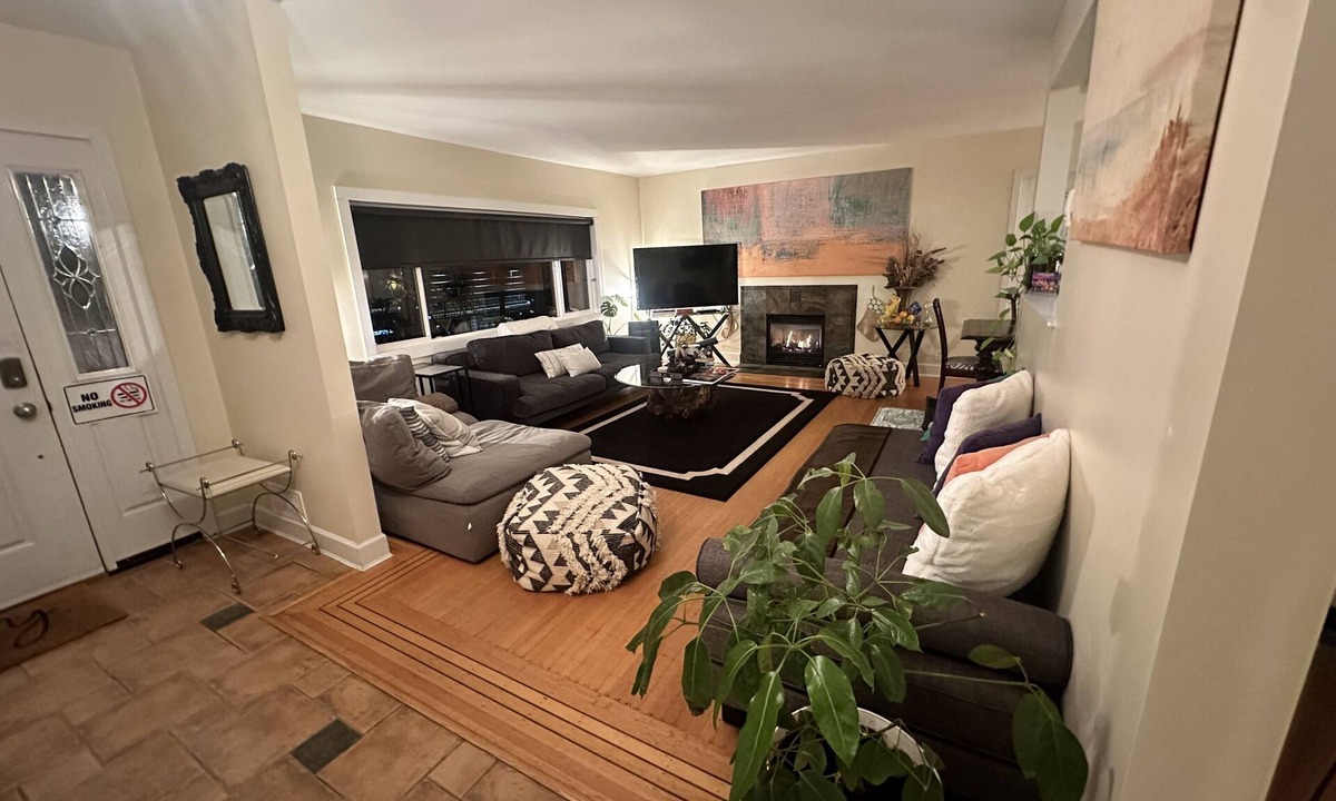 North Vancouver Ski Chalet | Resort Style Chalet in the Forest with a Tennis Court near Grouse Mountain