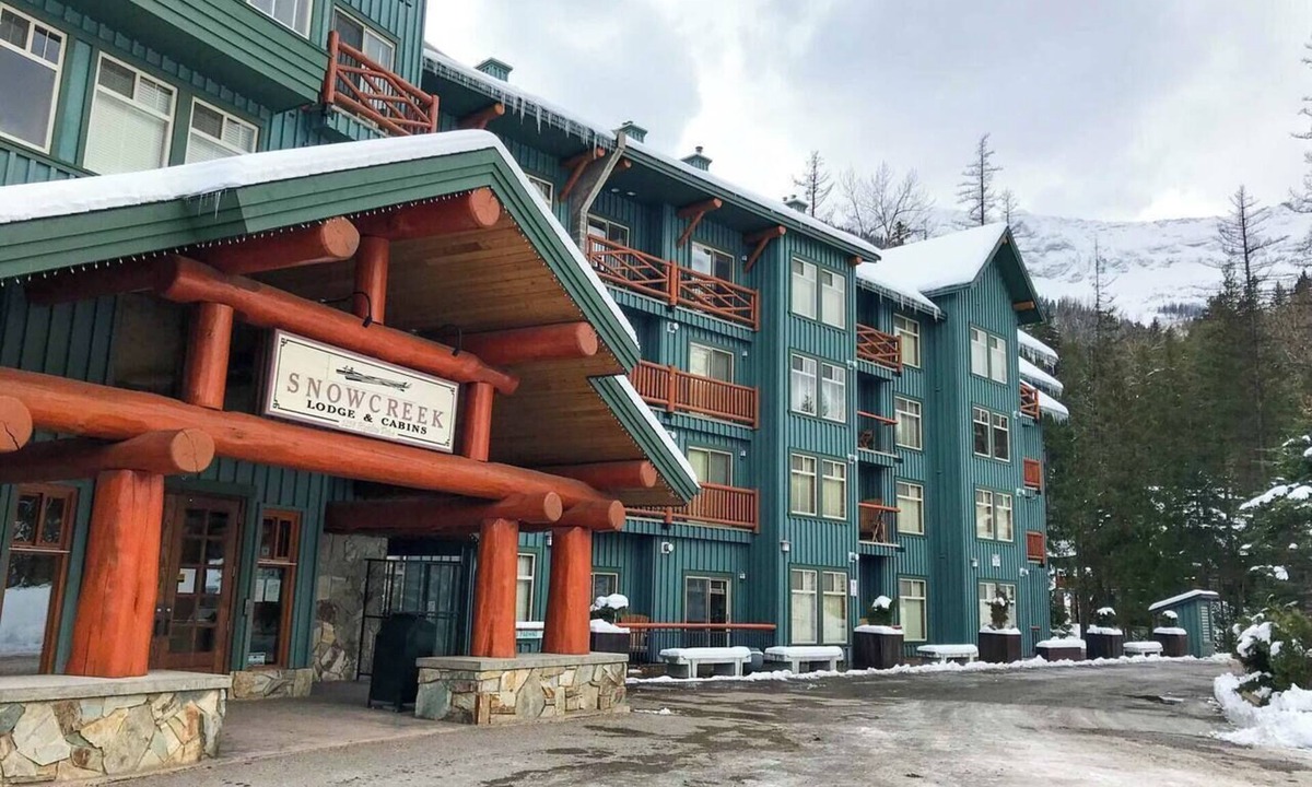 East Kootenay Condo | Right on the Slopes. Beautiful Views.
