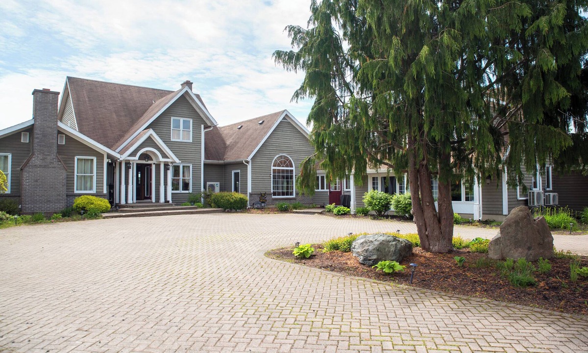 Cape Breton Regional Municipality Cottage | Rita’s Retreat Main House ~ Indoor Saltwater Pool ~ with Lake View!