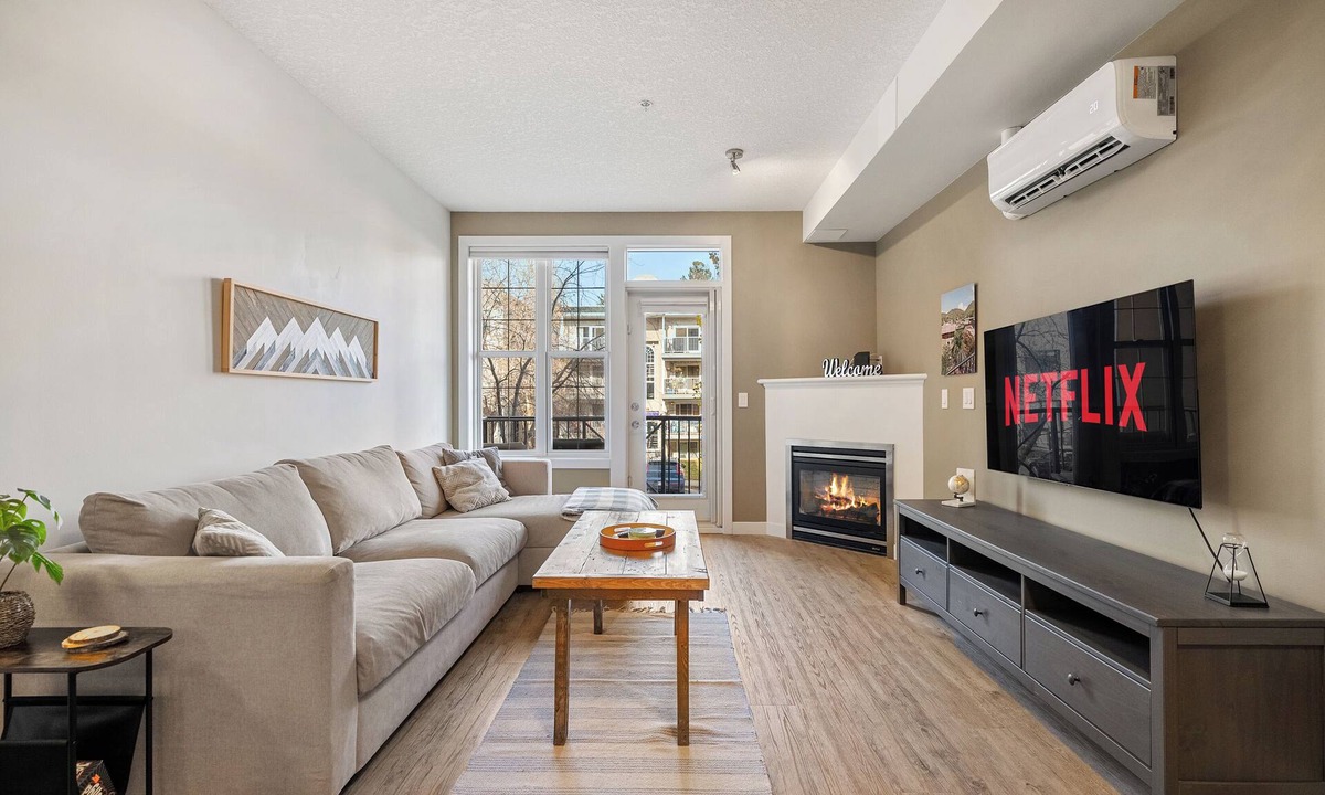 Mission District Condo | River Downtown Condo, King Bed, AC, Underground Parking, Saddledome & Stampede
