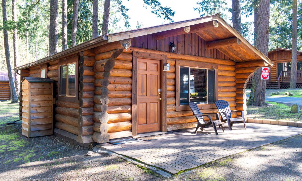 Regional District of Nanaimo Cabin | Riverbend Cottages & RV Resort