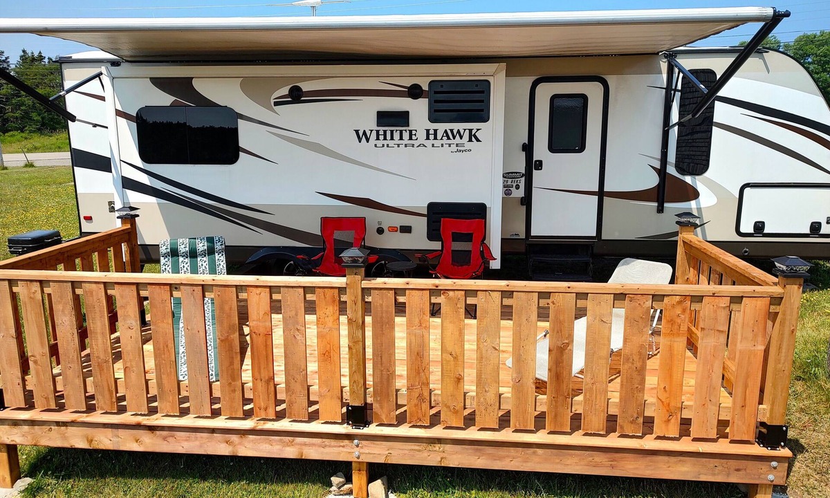 Mavillette House | Riverside Camper in Mavillette - Cozy and Modern