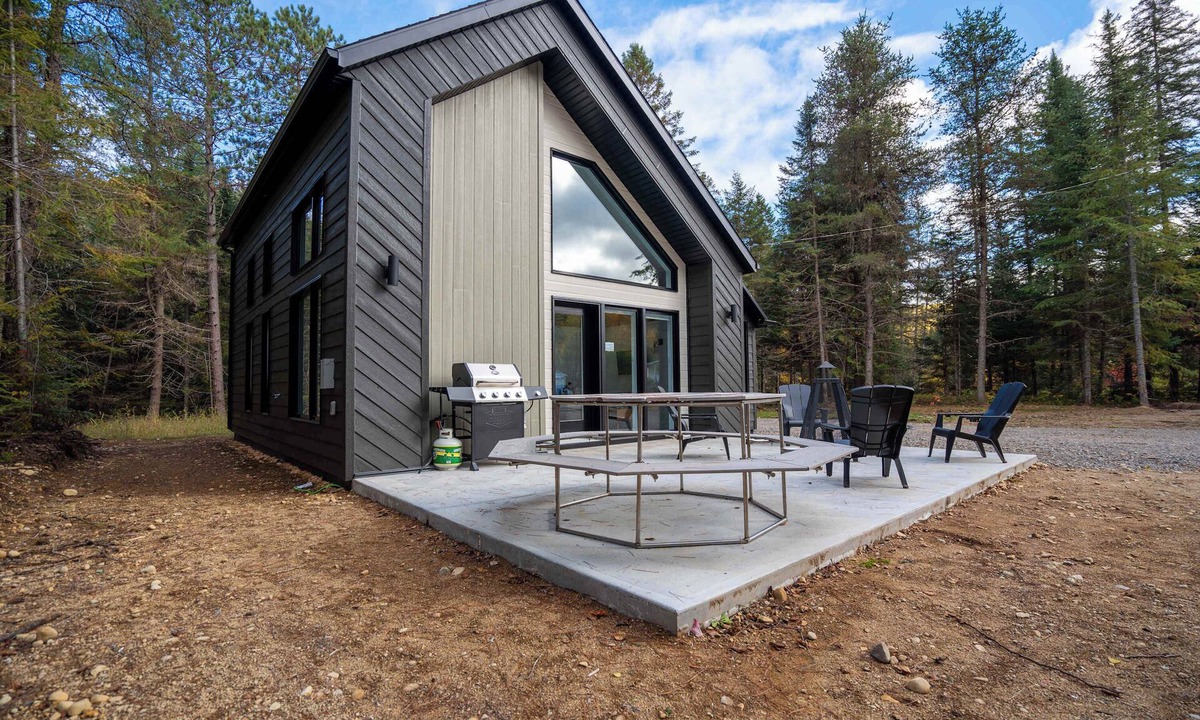 Saint Come House | Riverside Retreat - Le Ptit Duc