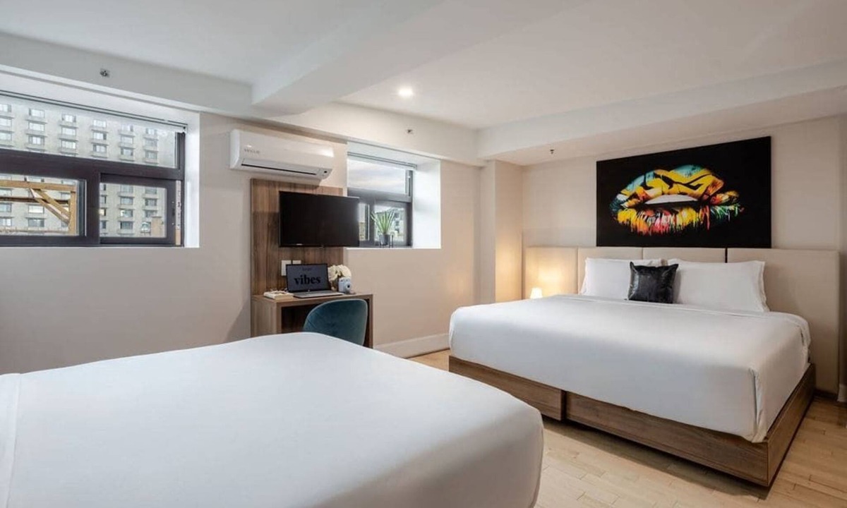 Gay Village Hotel | Royal Pair – Downtown MTL Stay