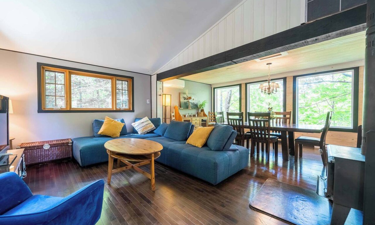 St-Adolphe-d'Howard House | Rustic Chic Chalet Spa, Firepit, Near Lake Access
