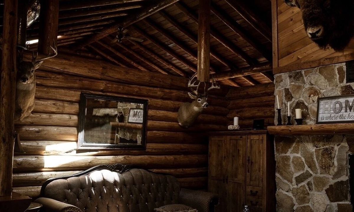 Alberta Cabin | Rustic Log Cabin - Nestled in the trees perfect for privacy. A retreat awaits :)