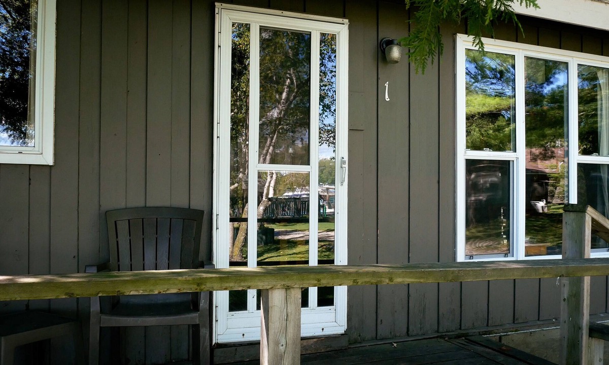 Port Severn Cabin | Rustic Muskoka Cabin on the Lake- Port Severn