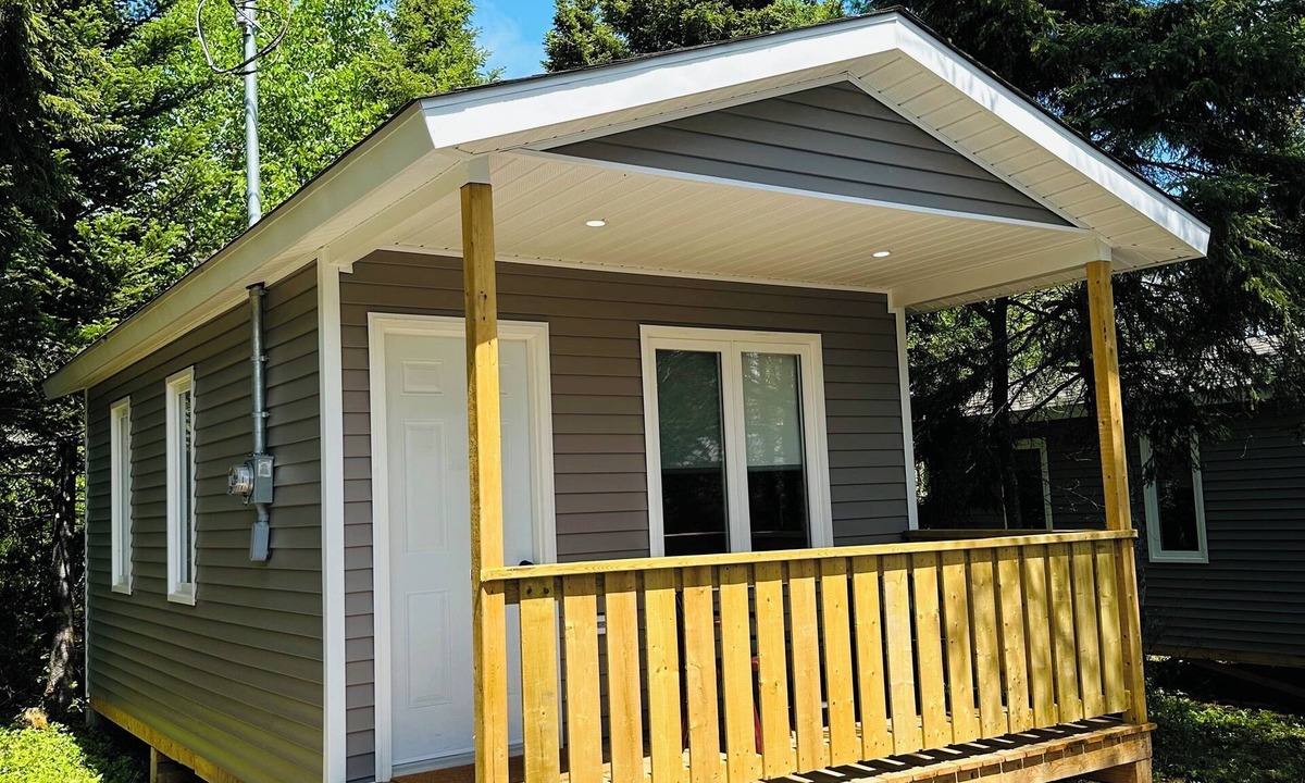 Port Blandford Ski Chalet | Rustic Wave Cottages-Mini Chalet #9