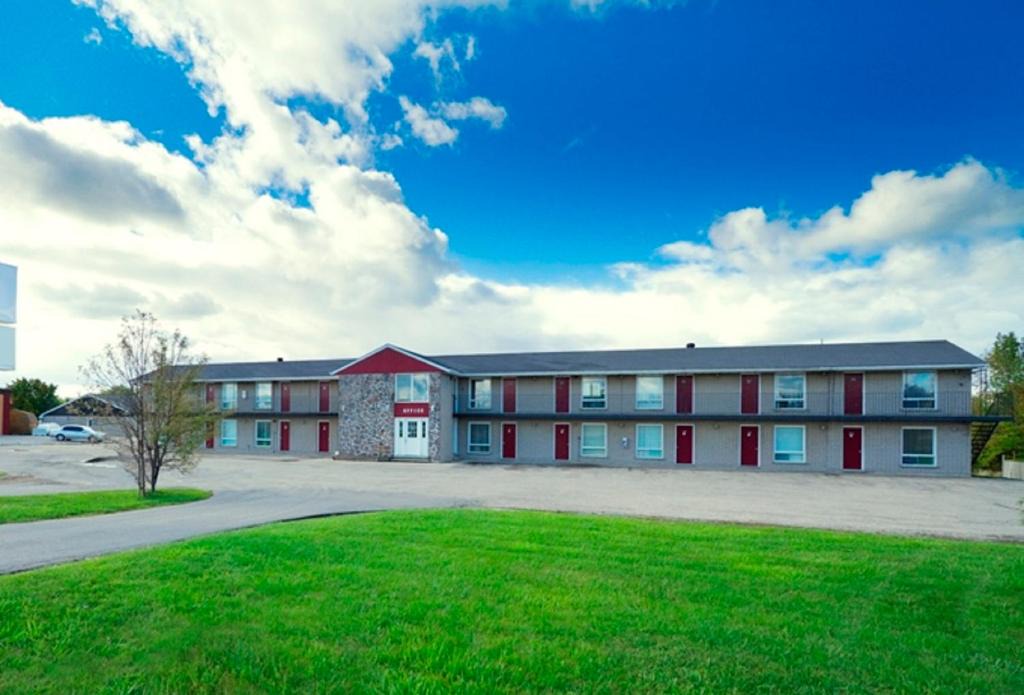 Kincardine Hotel | Save Inn