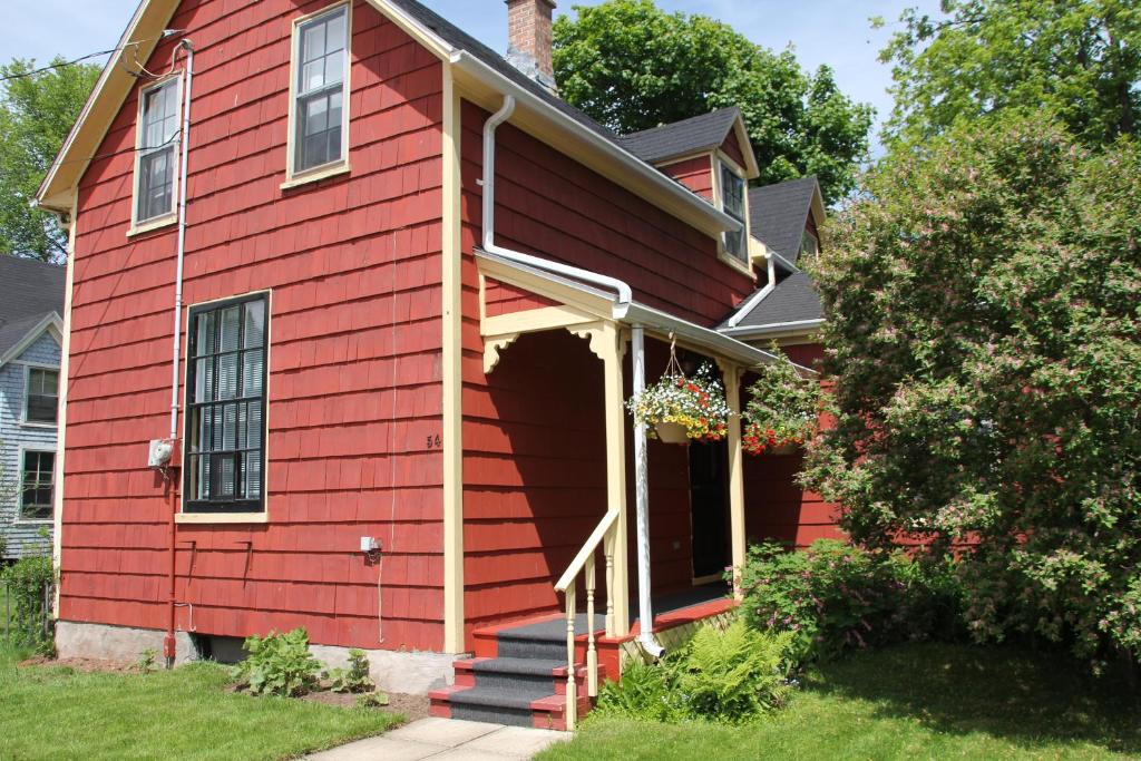 Charlottetown House | School Street House