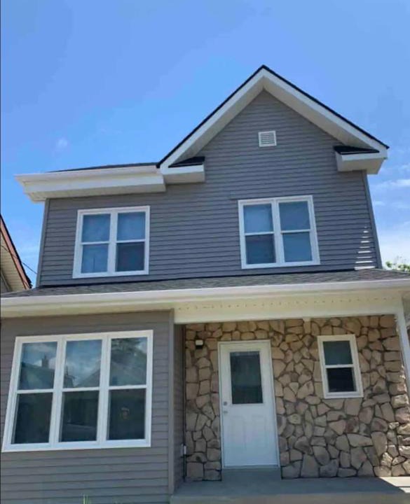 Walkerville Apartment | Self contained 2 level apartment with 4 bdrms & 2 bathroom