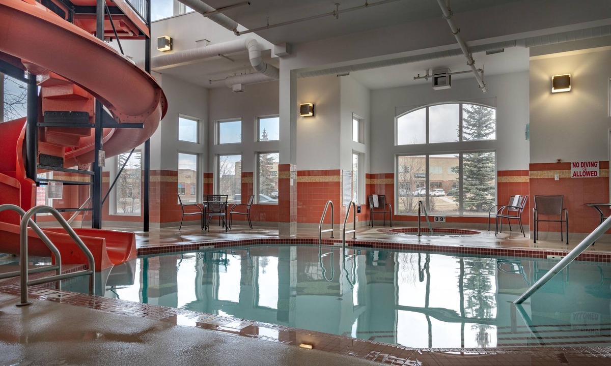 Southeast Calgary Hotel | Service Plus Inns and Suites Calgary