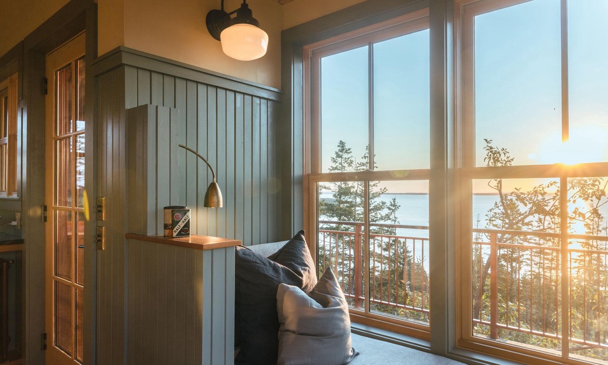 Lunenburg County Apartment | Shackup Tower - 30 ft in the air & hot tub