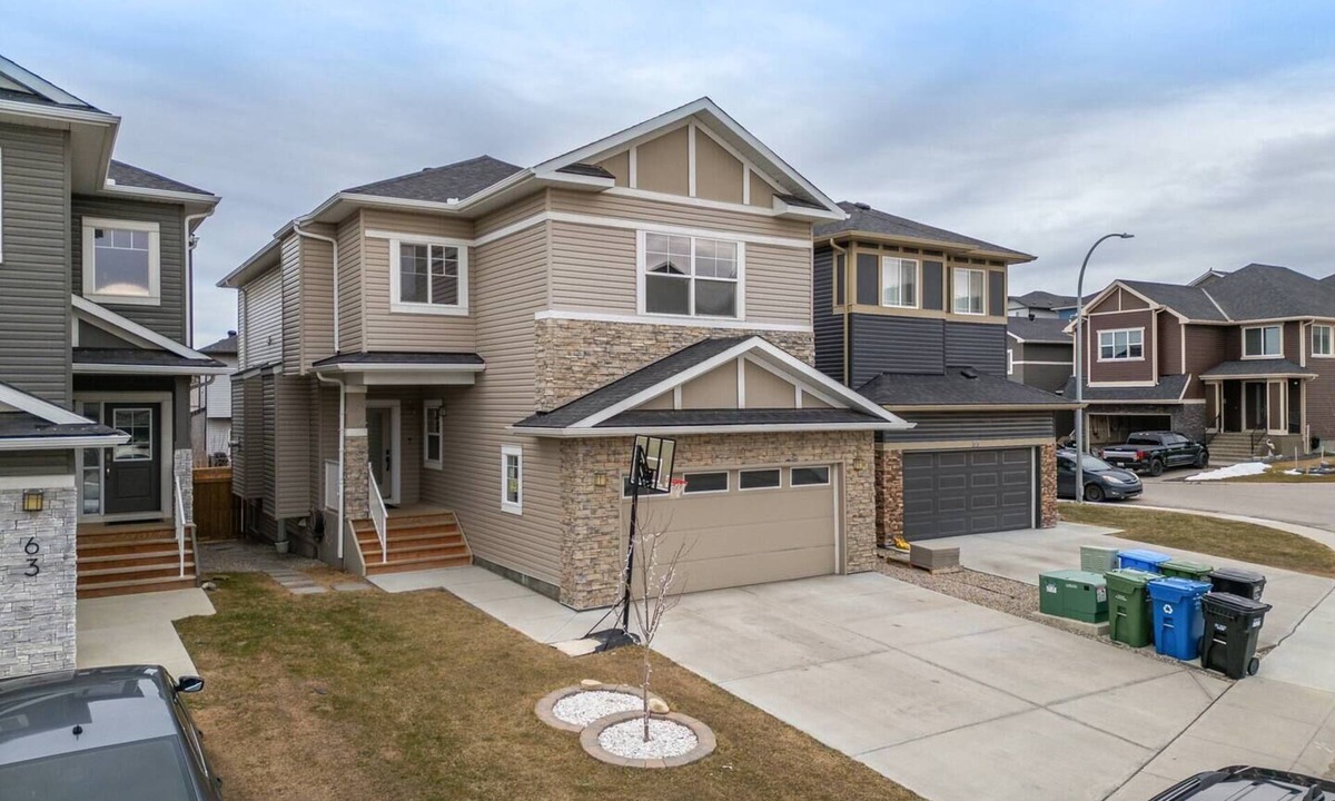 Symons Valley House | Sherview Retreat by Parks & Shopping 5BDRM Office