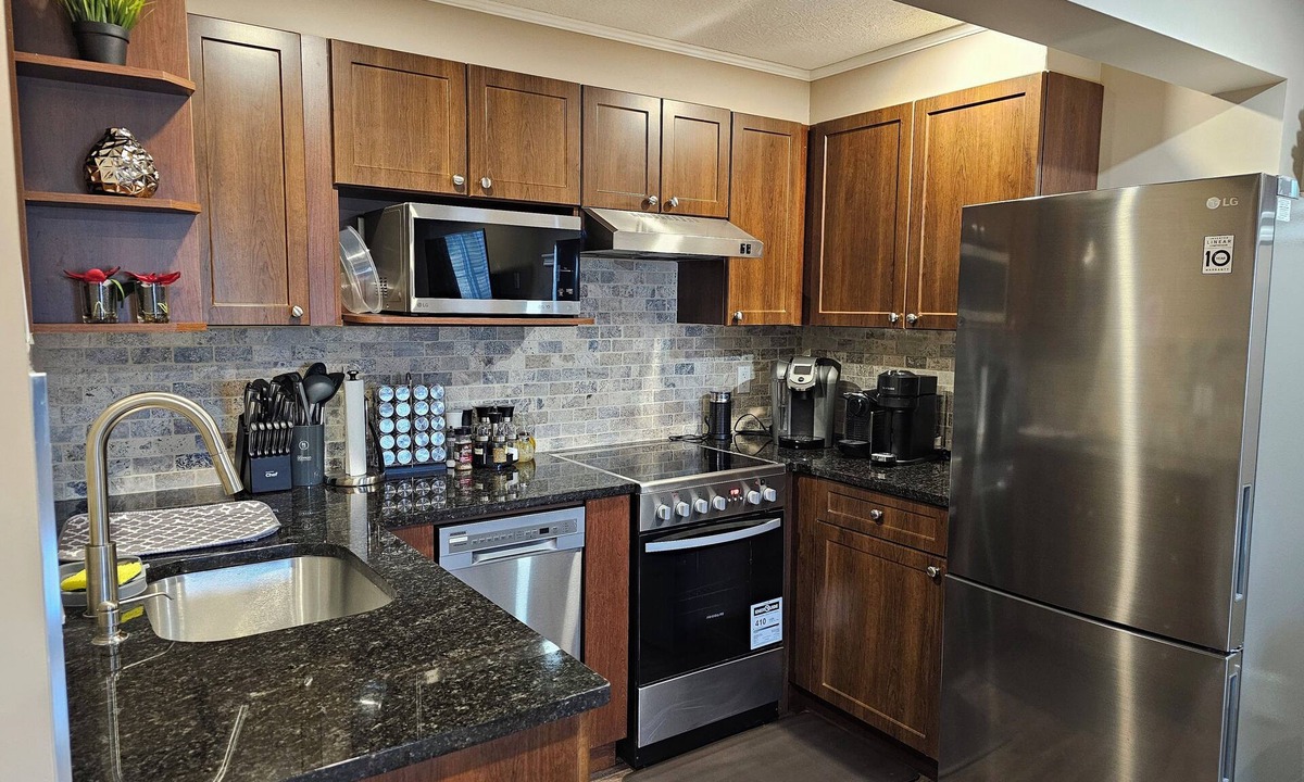 Silverado House | Simple and awesome basement accommodation for a lasting memory
