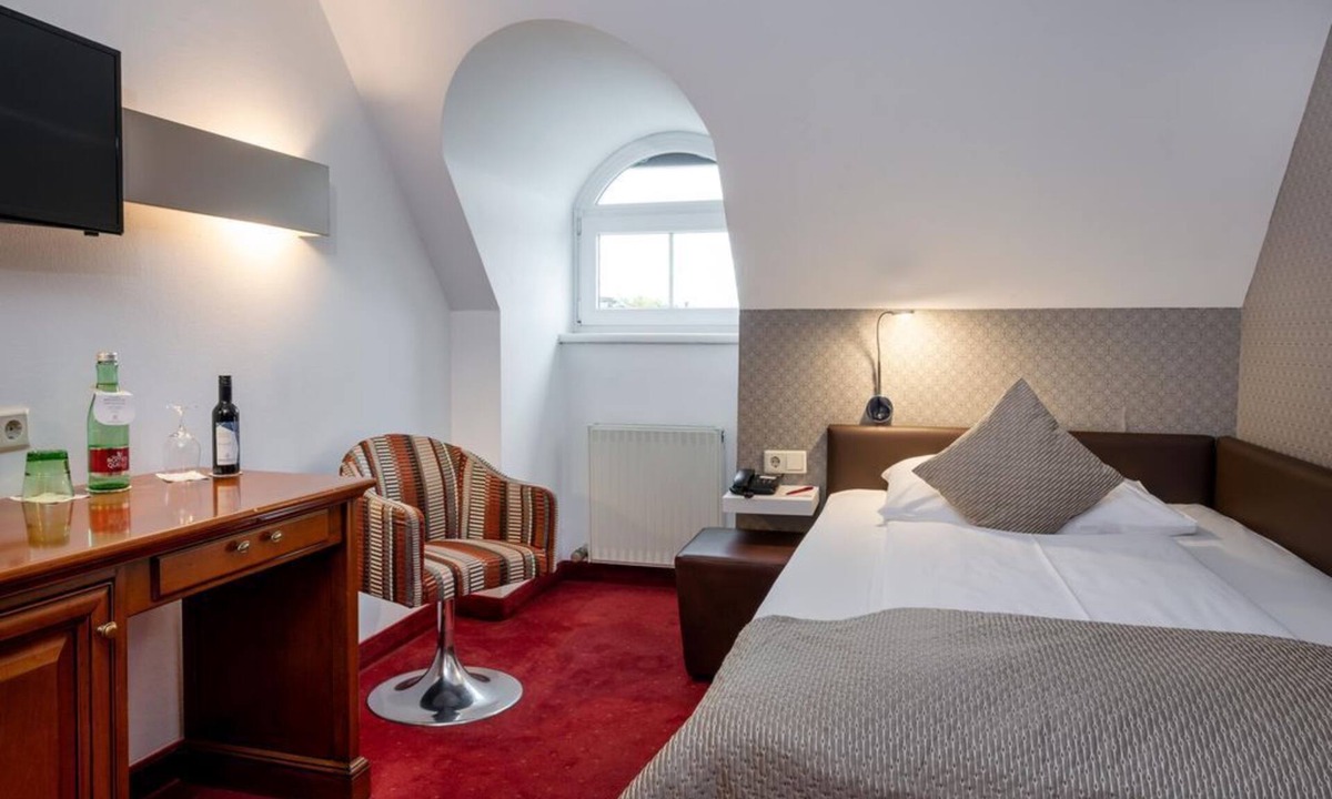 City Centre Salzburg House | Single room - cancelable free of charge - breakfast - IMLAUER Palais Mirabell