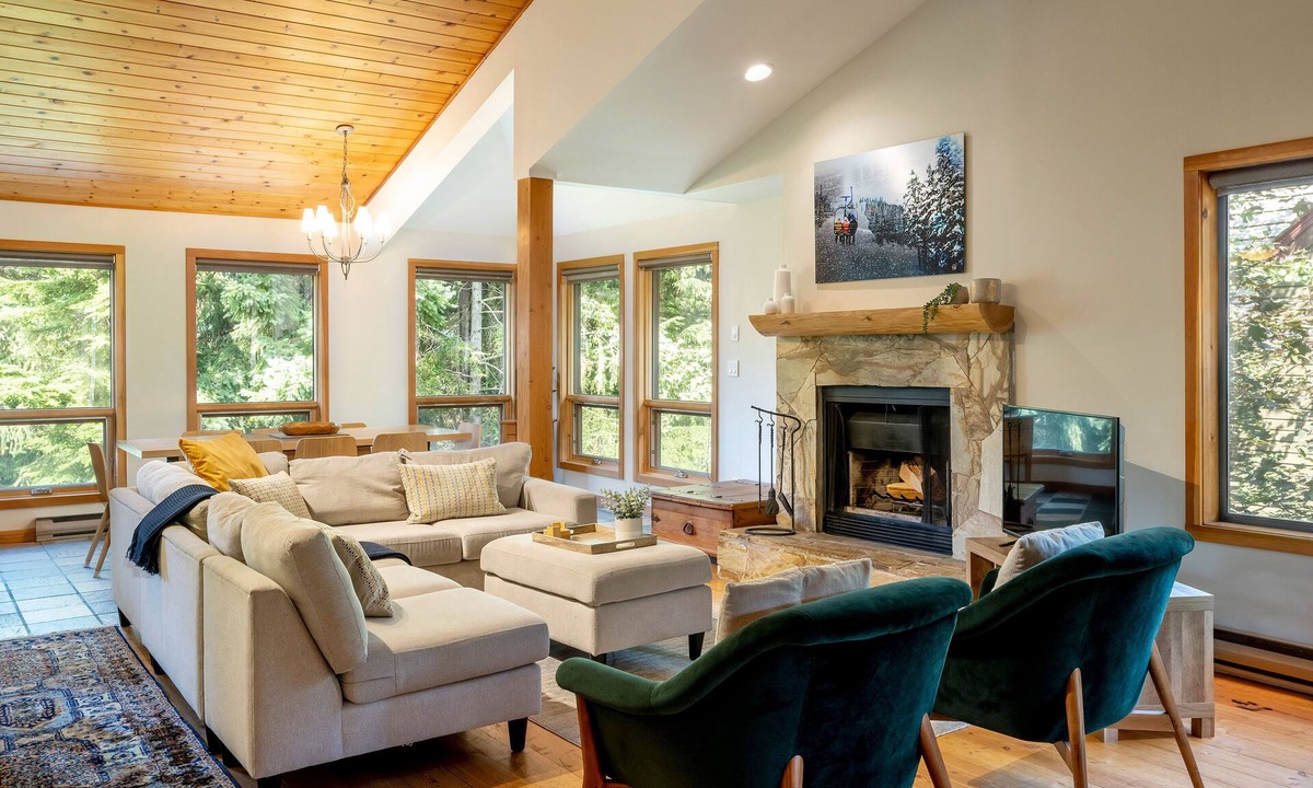 Upper Village House | SKI IN/OUT | Renovated 2025 | Private Hot Tub | Garage | Managed By Aloha Whistler