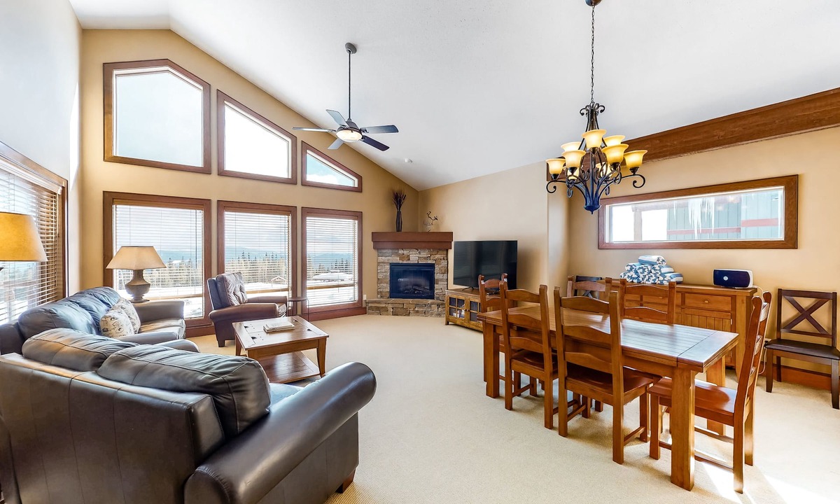 Big White Ski Resort House | Ski-in/ski-out townhouse right next to lifts - private hot tub, fast WiFi & W/D