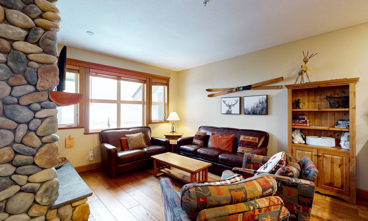 Big White Ski Resort House | Ski-in/ski-out townhome with unobstructed mountain views, hot tub, & fireplace