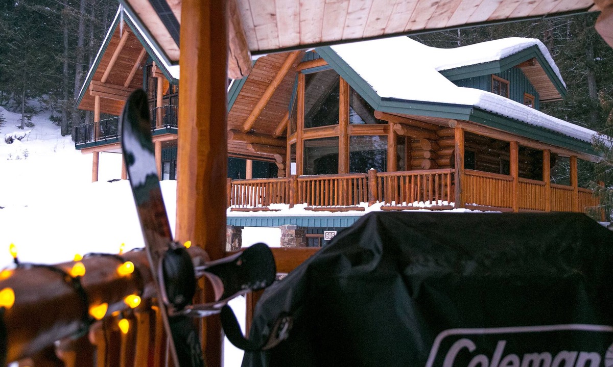 East Kootenay Cabin | Snow Creek Cabins by Fernie Lodging Co.